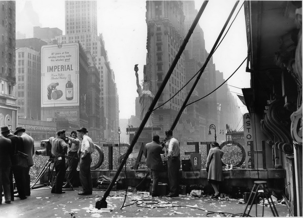 Рут Оркин.
День победы в Европе, Таймс-сквер, Нью-Йорк.
1945.
© Мэри Энджел – Оркин/Энджел фото- и видеоархив
