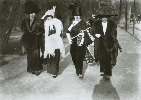 Жак-Анри Лартиг.
Авеню Акаций. Париж. 
Март 1911. 
© Ministere de la Culture- France /AAJHL