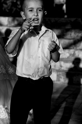 Ян Белински.
Радостный мальчик.
Бухара, Узбекистан.
2015.
Архивный пигментный отпечаток на бумаге Fine Art.
Собственность автора