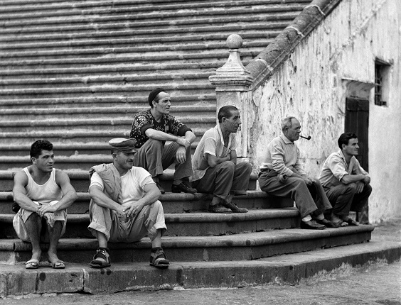 Элио Чиол.
На ступенях собора.
Амальфи, 1957.
© Элио Чиол